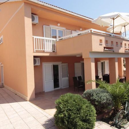 Studios & Rooms Fiesta Novaglia Esterno foto