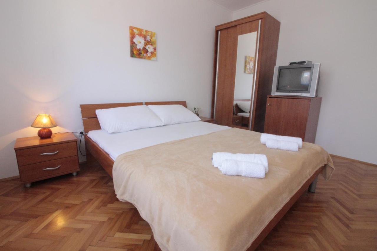 Studios & Rooms Fiesta Novaglia Esterno foto