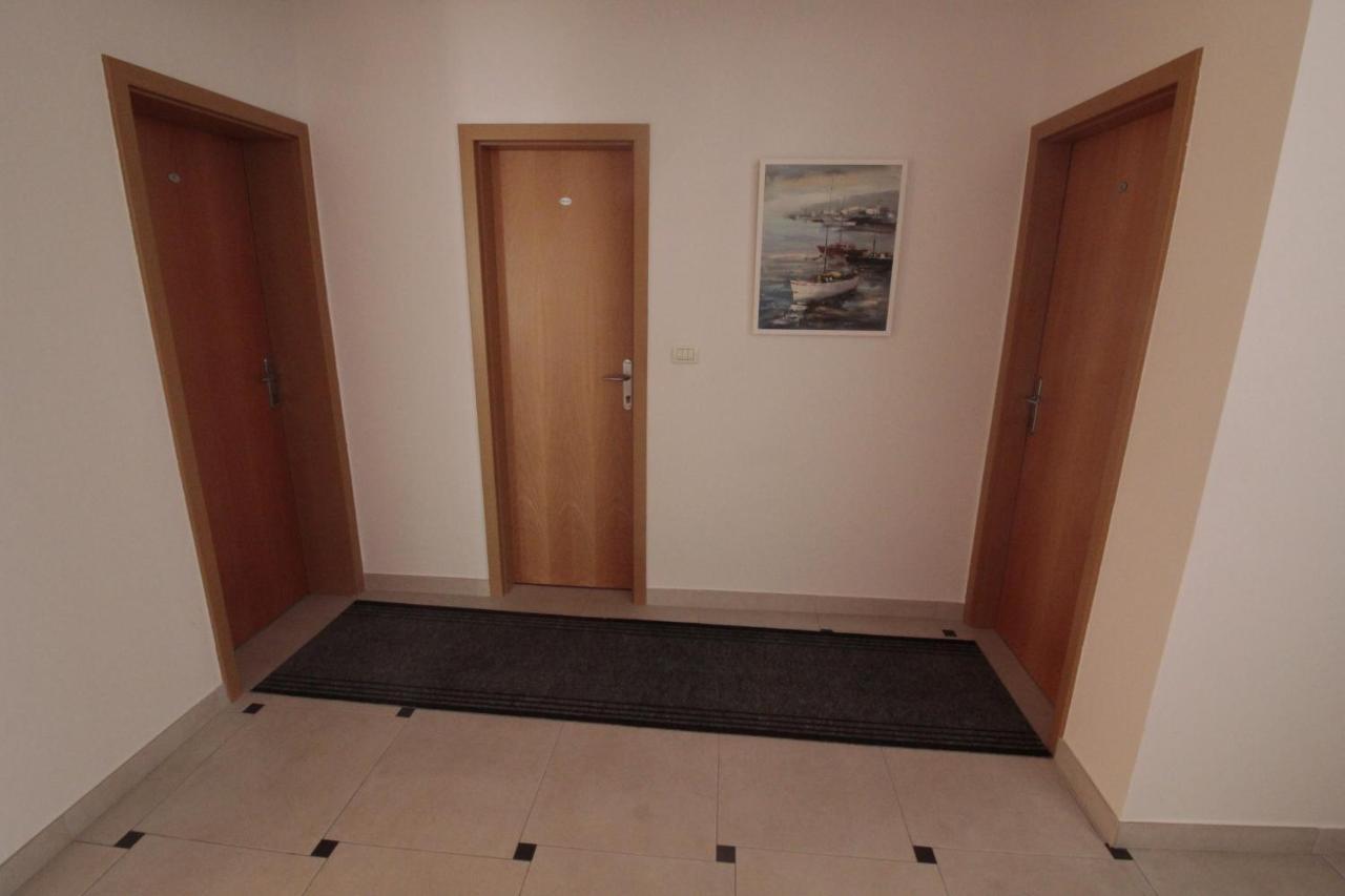 Studios & Rooms Fiesta Novaglia Esterno foto